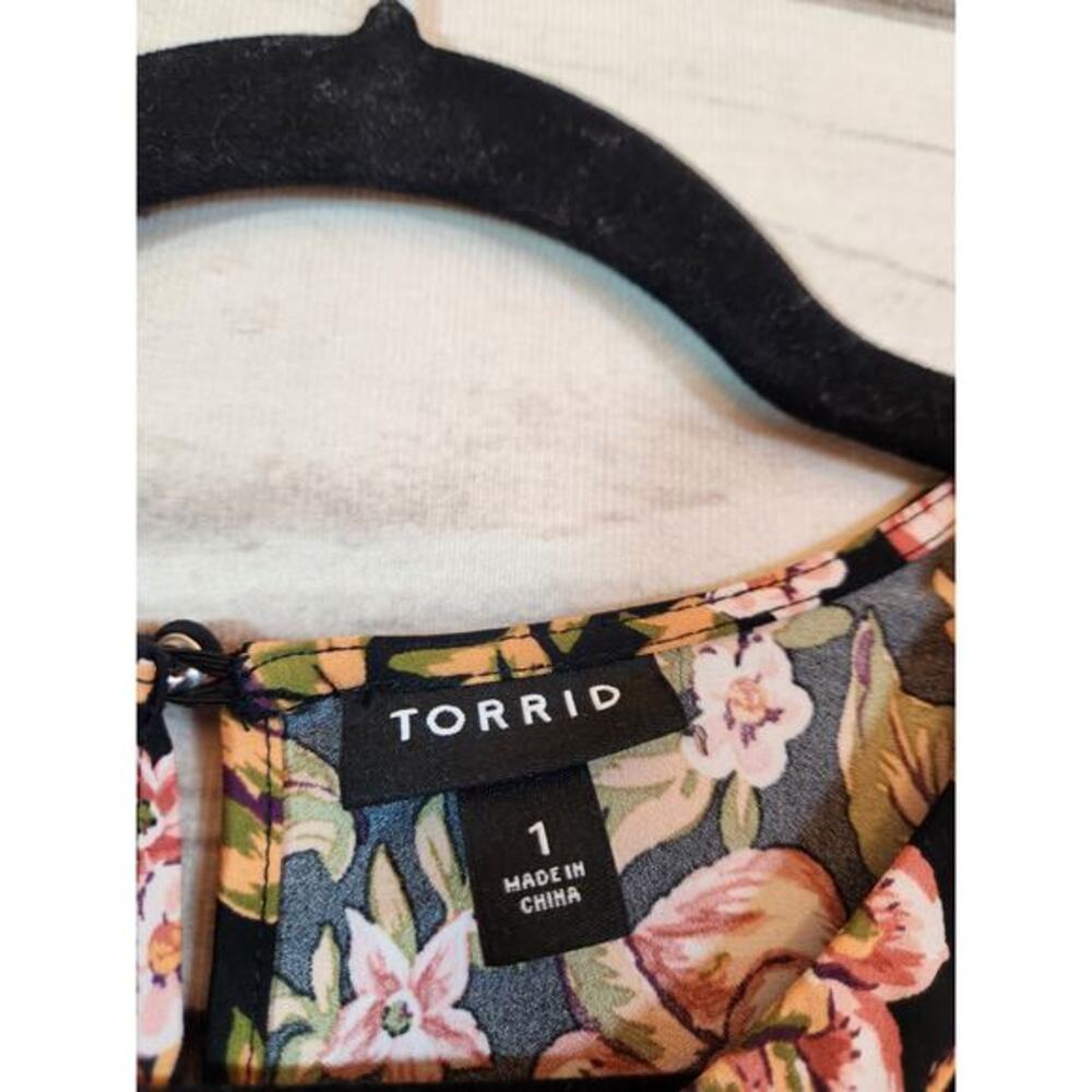 Torrid Womens Multicolor Floral Short Sleeve Crepe Cage Front Blouse Top Size 1X - Picture 3 of 6